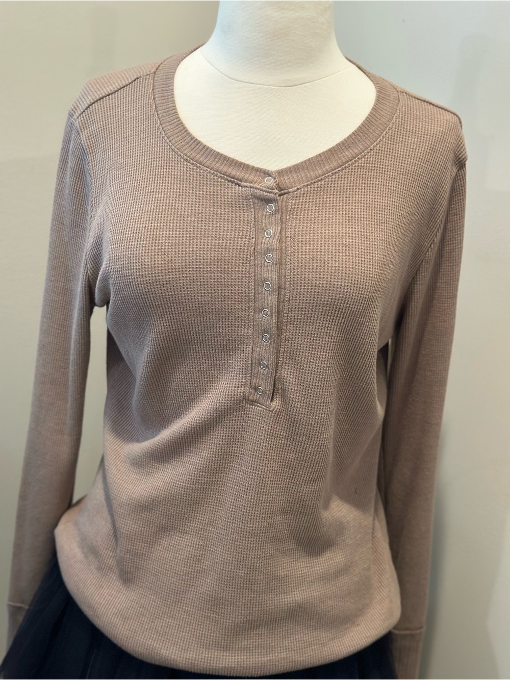 Michael Stars Long-Sleeve Henley in Safri (Light Brown) Large